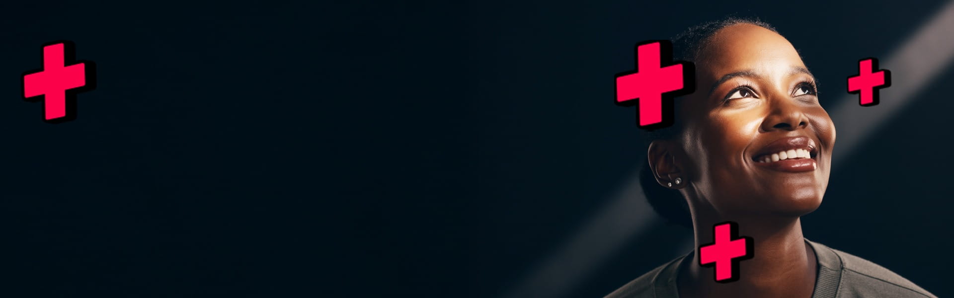 Une candidate Adecco souriante dans un environnement entourée du symbole plus 