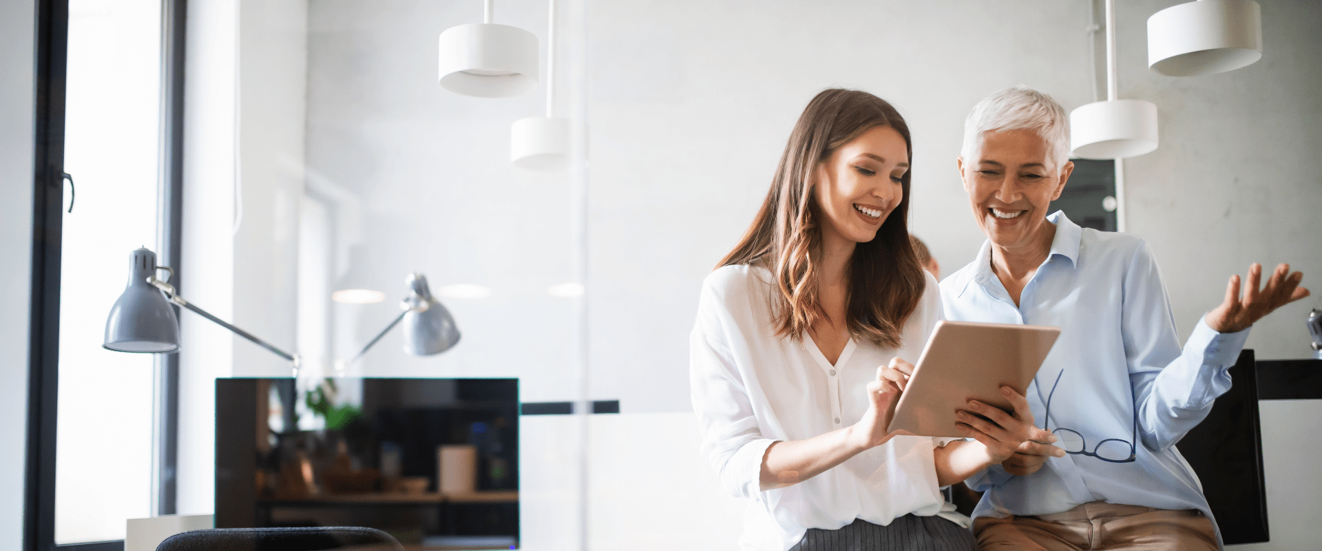 shutterstock_2165471341_logo